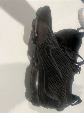 Nike Men’s All-Black Flyknit VaporMax Sneakers